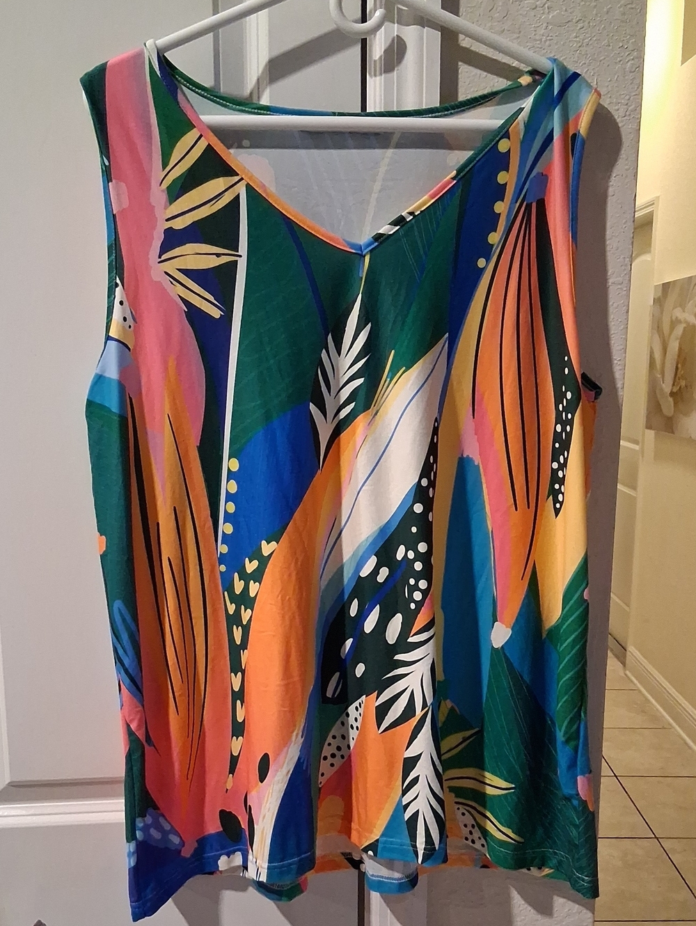 Sleeveless Multicolor Tropical Print Top